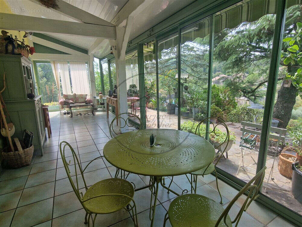 Maison avec piscine dans un environnement privilégié - photo 18