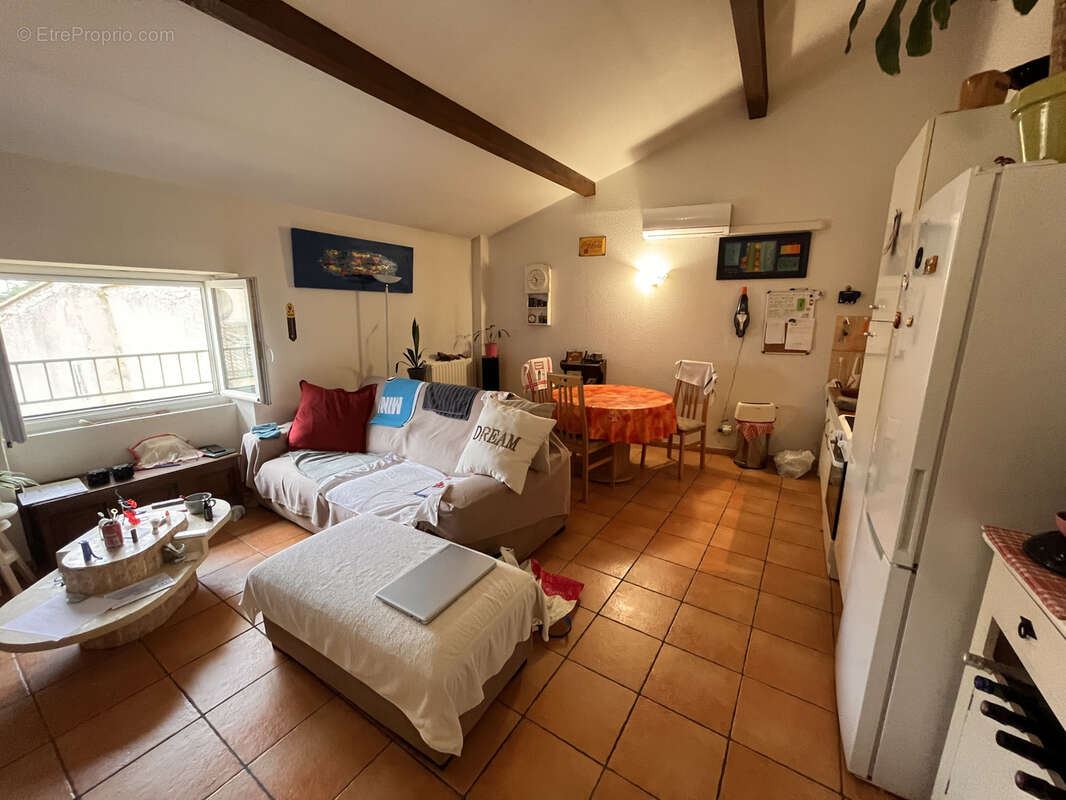 Immeuble de rapport à BEZOUCE, situé à 10 km à l'est de Nîmes, en plein centre du village. - photo 13