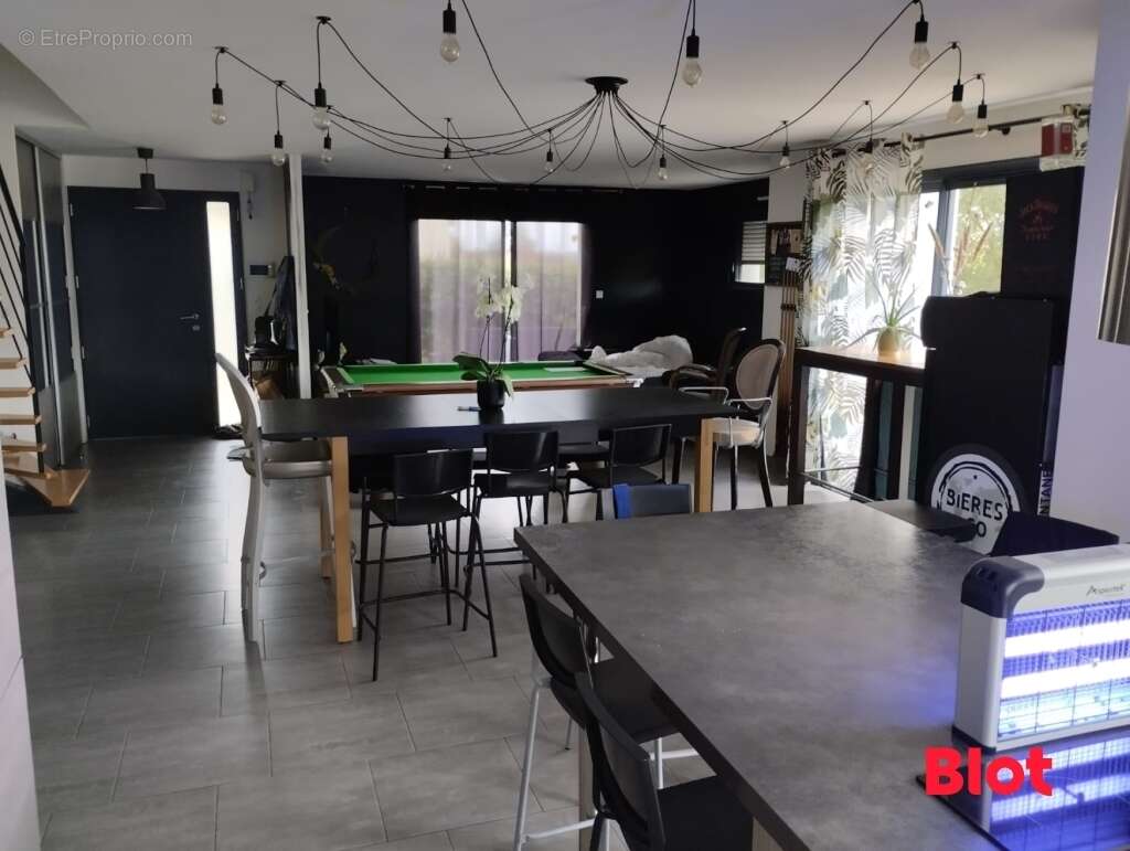 Maison à ARGENTRE-DU-PLESSIS