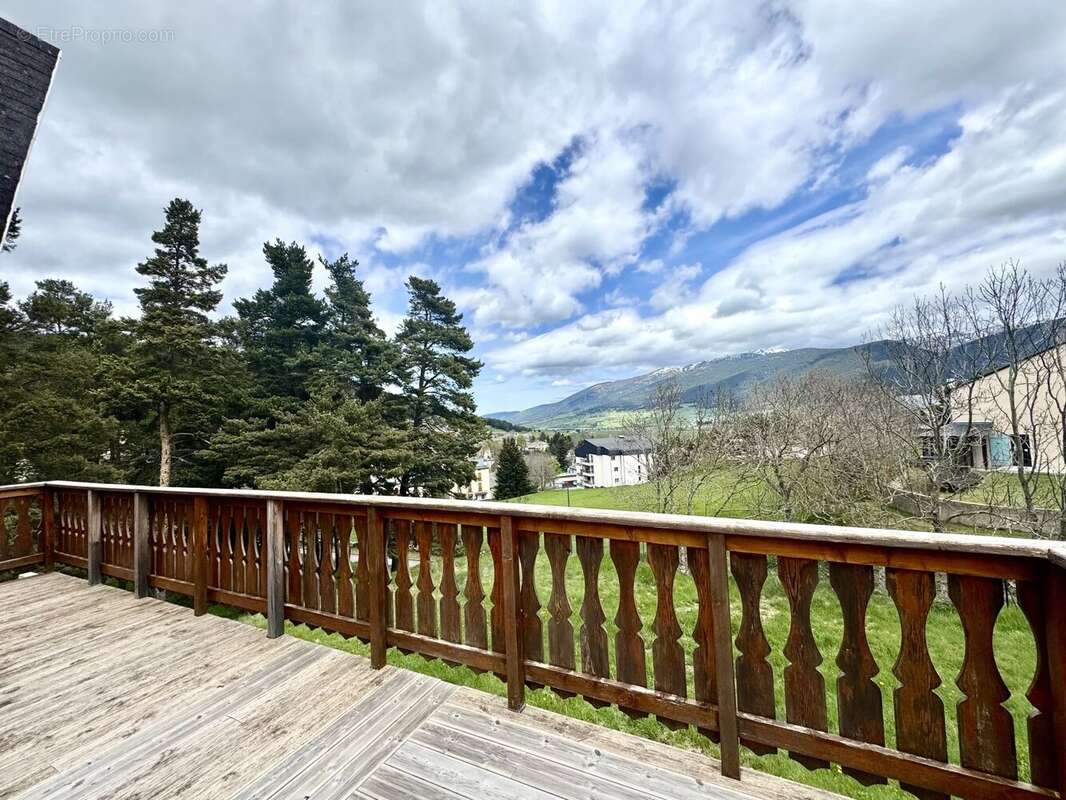 Chalet 4 faces sur environ 1200 m² de terrain - photo 2
