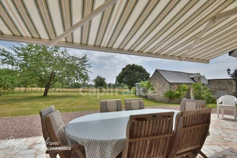 Maison familiale 8 pièces à JARZÉ - 170 m² - Terrain 4330 m² - photo 15
