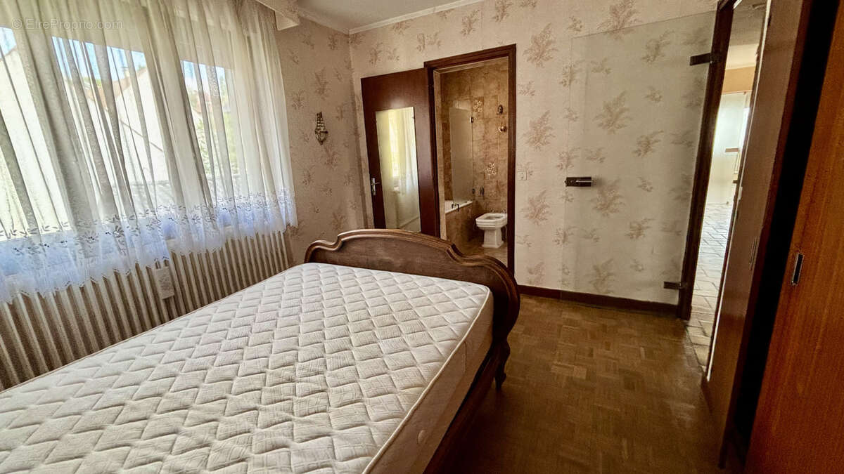 Maison à VAILLY-SUR-AISNE