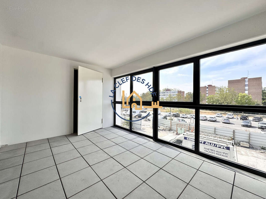 Appartement 70 m² à Lens  - photo 6