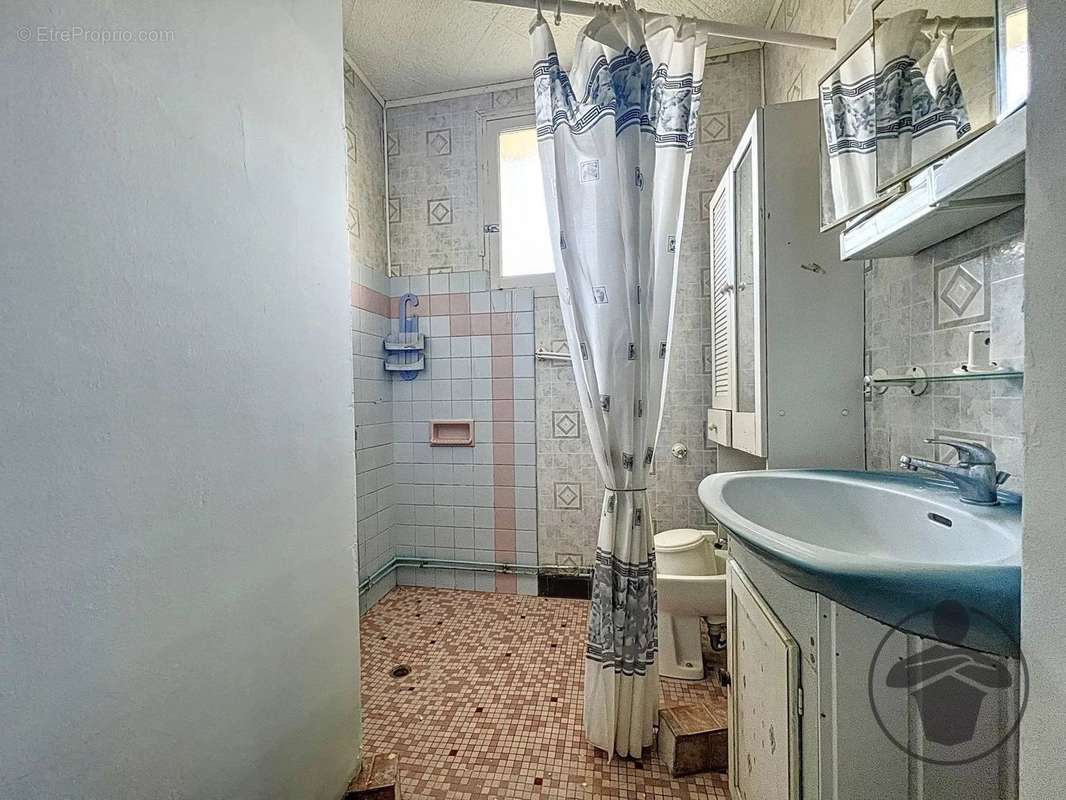 Maison à LES EGLISOTTES-ET-CHALAURES