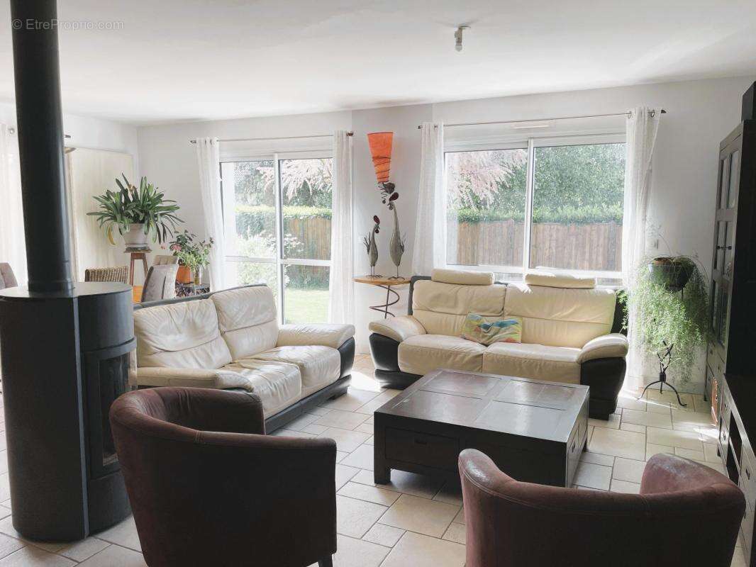 Maison avec piscine 8 pièces 146 m² La Séguinière - photo 3