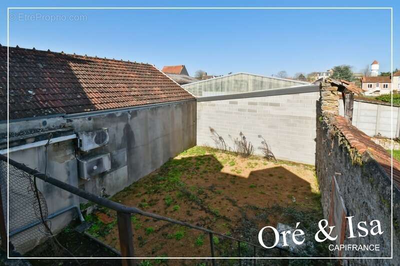 Investissement locatif ou implantation professionnelle : une opportunité à saisir ! à vendre CULAN (18) - photo 16