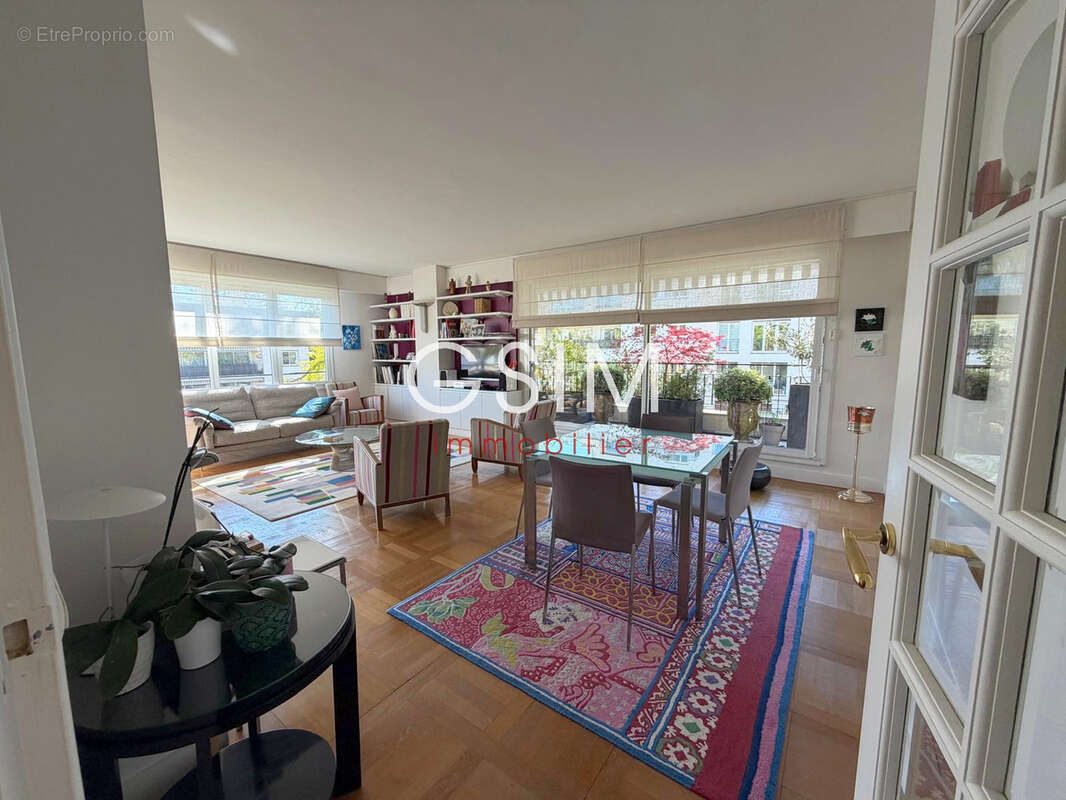 Appartement à VILLE-D'AVRAY