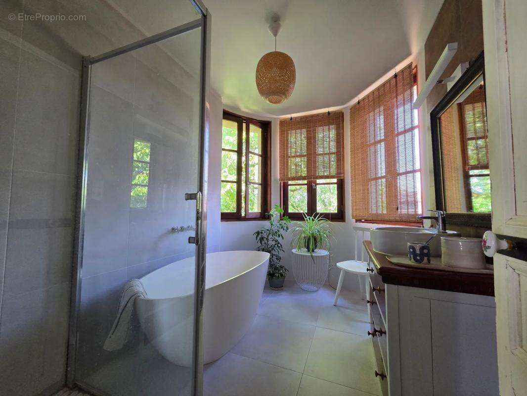 Maison 6 pièces de 143 m² à Moussac - photo 4