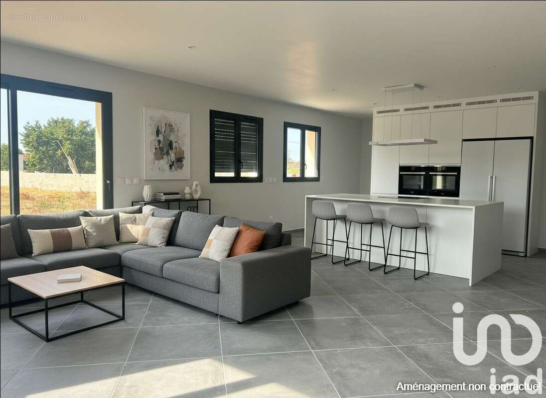 Photo 2 - Maison à SAINT-MEDARD-DE-GUIZIERES