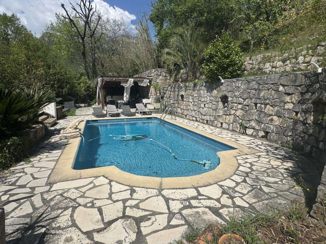 Maison à TOURRETTES-SUR-LOUP