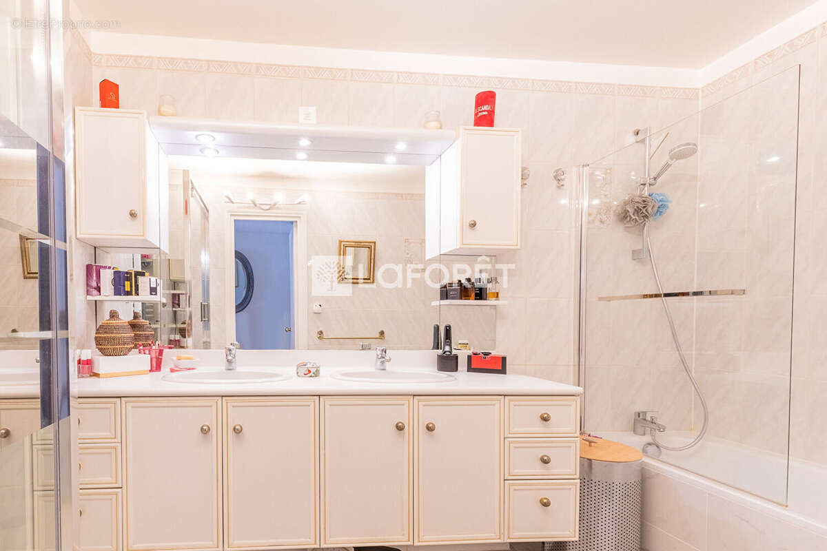 Appartement à CHILLY-MAZARIN