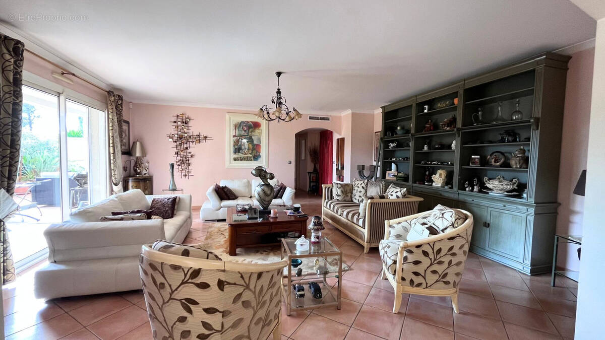 Autre à HYERES