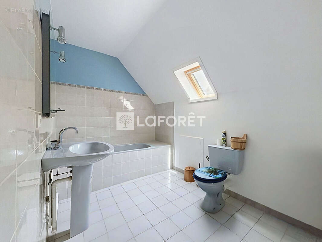 Laforêt Luzarches propose - Maison Villaines Sous Bois 6 pièce(s) 121.91 m2 - photo 8