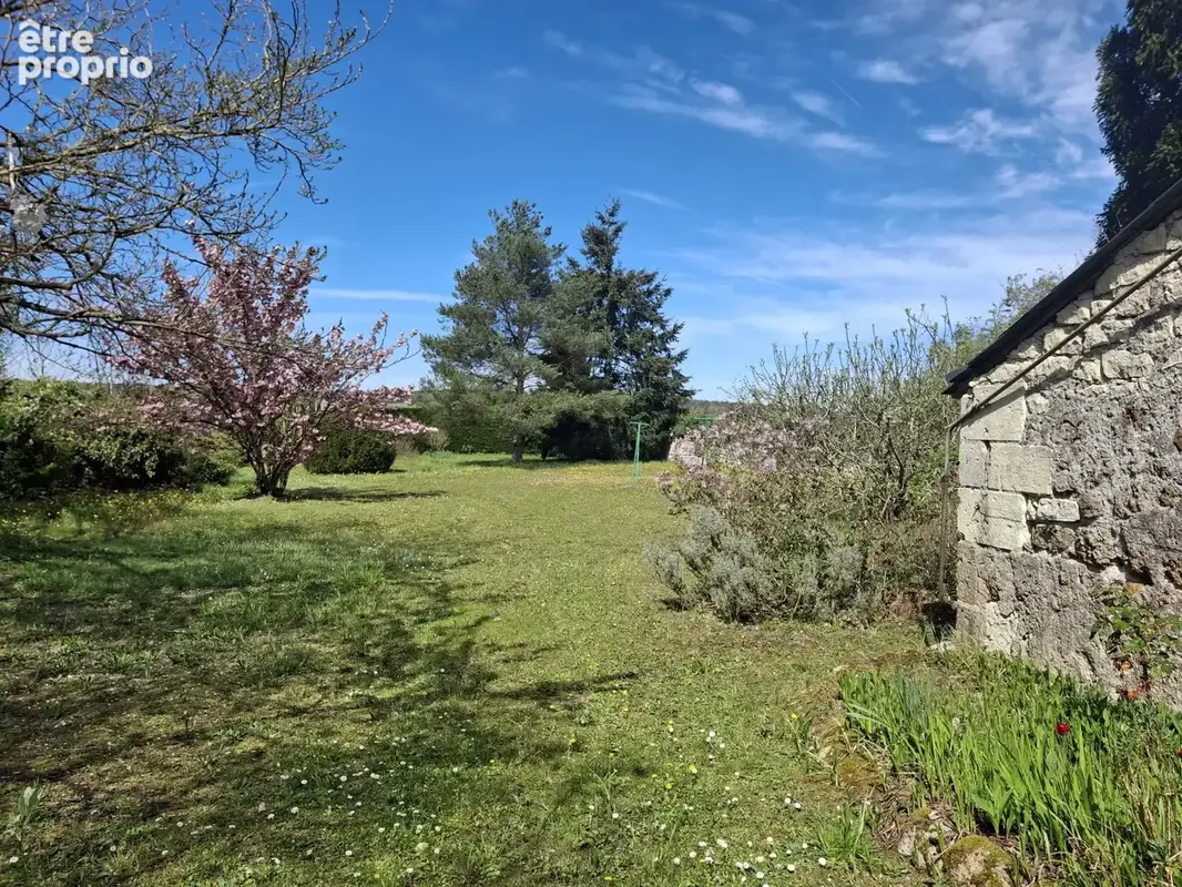 Belle demeure de caractère   Hyper centre de Bourgueil - photo 3