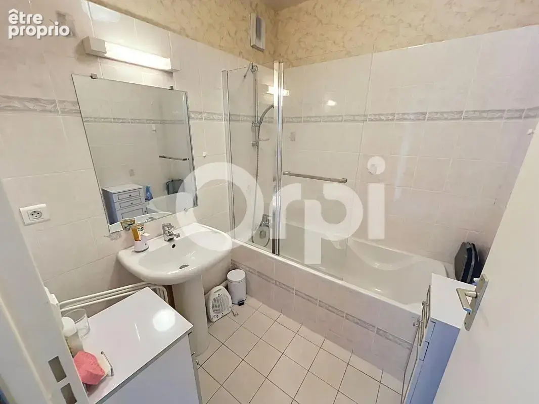 Appartement f3 avec ascenseur & parking - photo 12