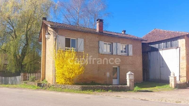 Maison au centre du village Prats du Périgord, 92m2, 4 pièces, 3 chambres, jardin, puits, grange avec fort potentiel - photo 20