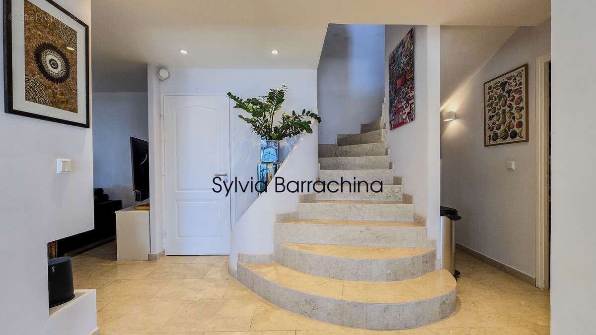 Maison 175 m² à Carqueiranne  - photo 79