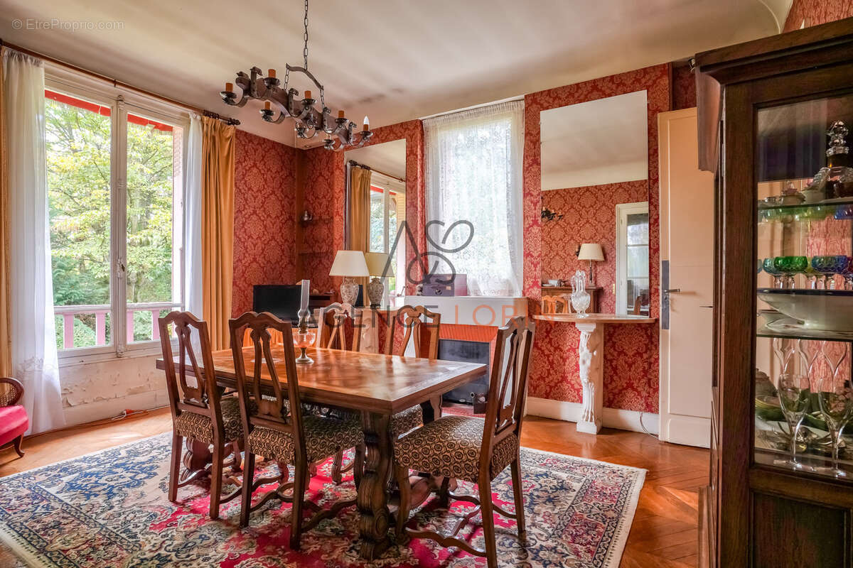 Maison à LE VESINET