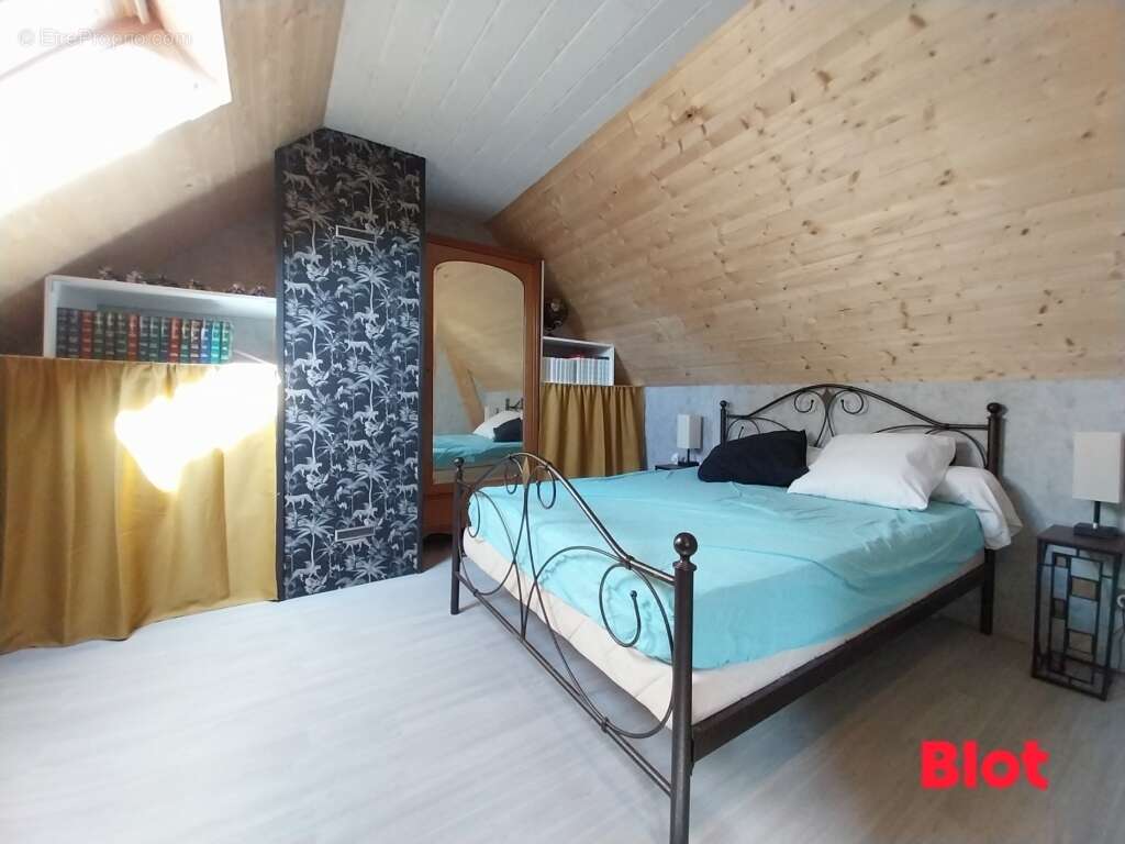 Maison à MINIAC-MORVAN