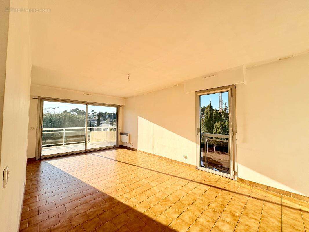 Appartement à LE CANNET