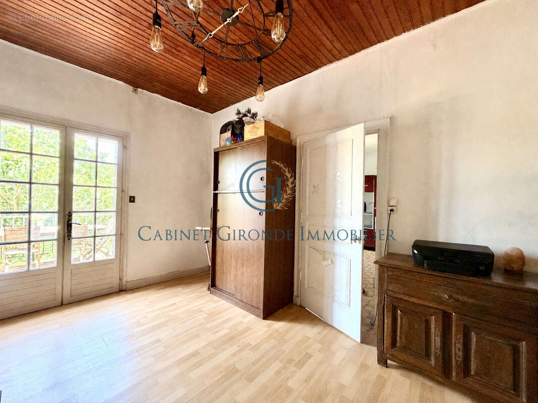 Maison à SAINT-PIERRE-DE-MONS