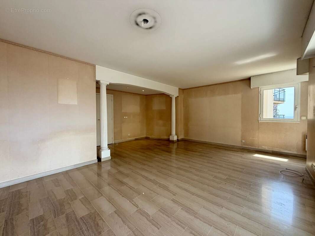 Appartement à BEAUSOLEIL