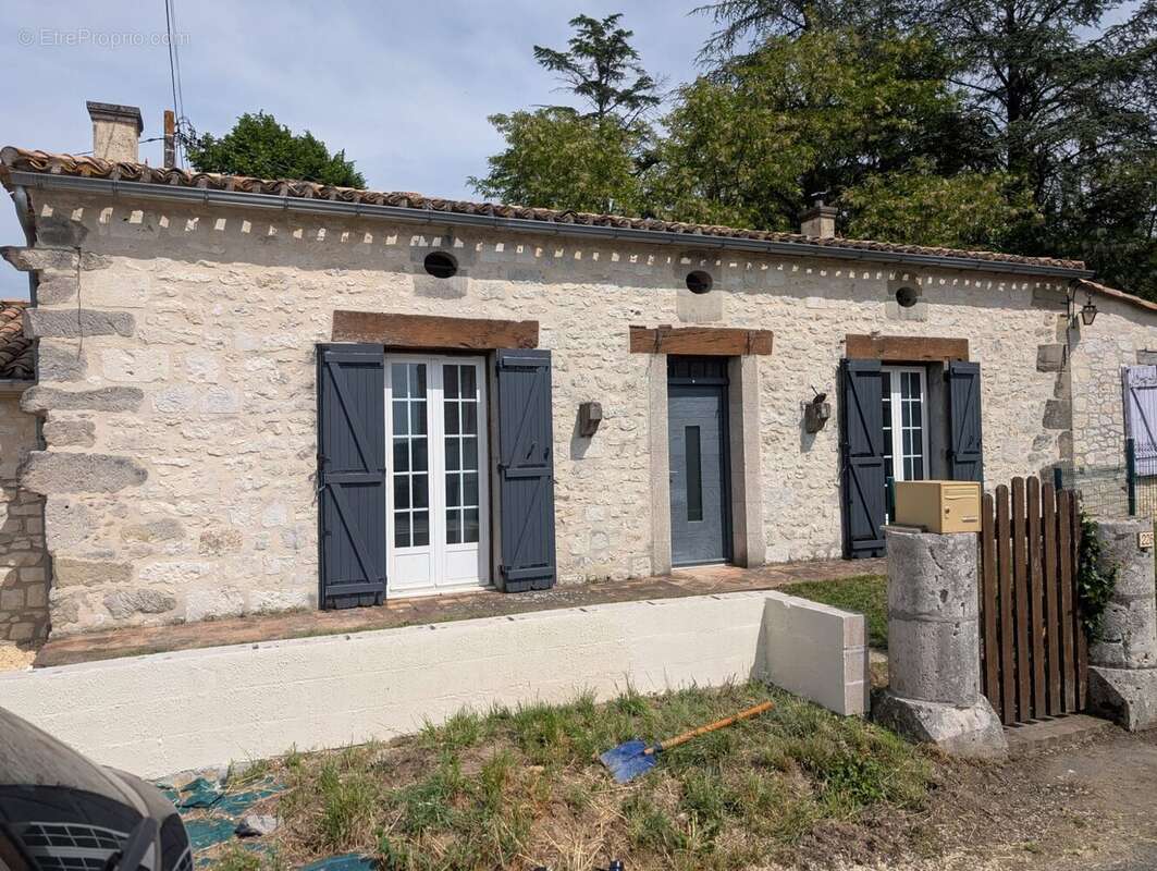 Maison à LOUGRATTE