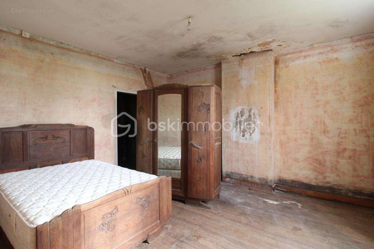 Maison à rénover avec dépendances - photo 12