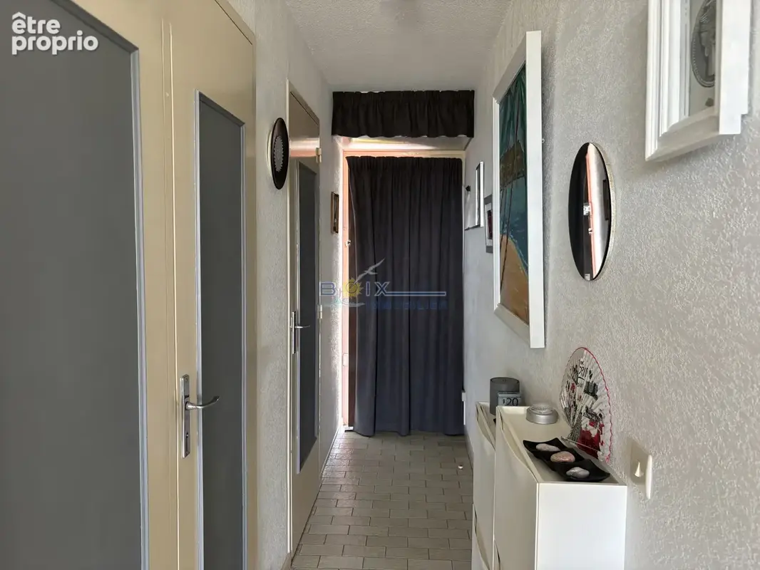 Appartement T1  traversant SH 25 M2  avec loggia et  parking privé - photo 4