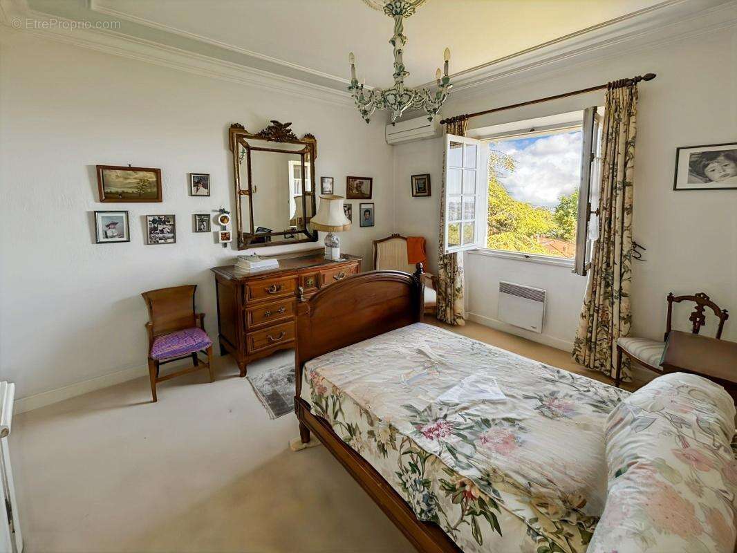 Nice gairaut – villa provençale avec vue mer, piscine, terrain de 2 000 m² et garage de 100 m² - photo 13