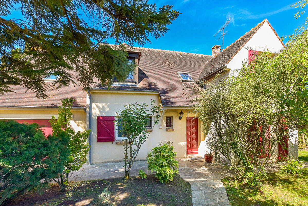 Maison à GUIGNES