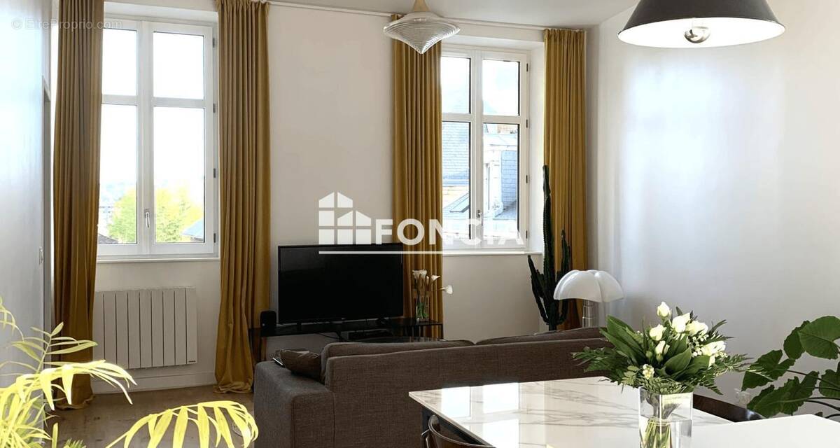 Appartement à OLORON-SAINTE-MARIE