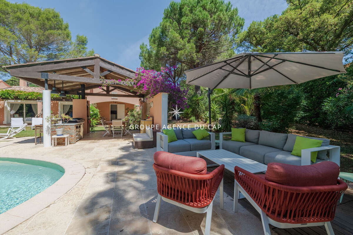 Valescure proche commerces et golfs villa 5 pieces avec piscine - photo 10