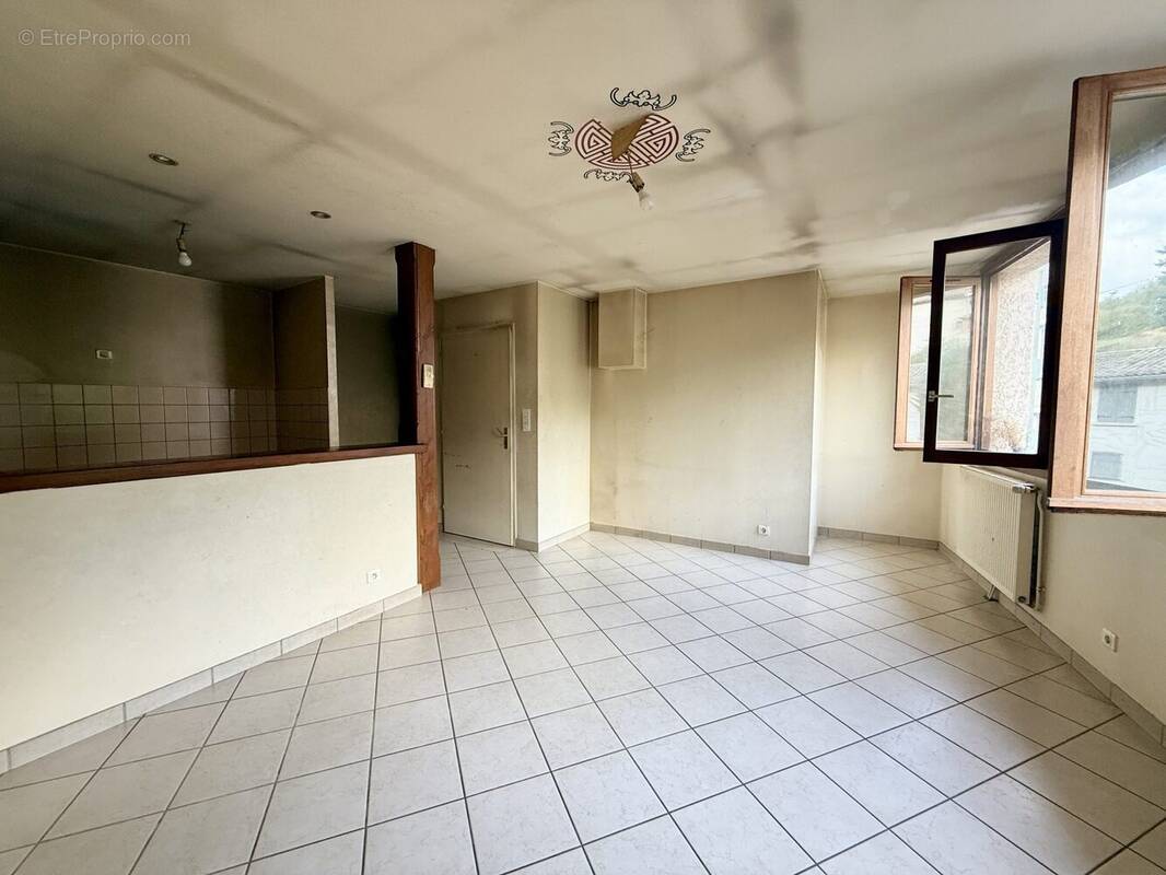 Appartement à BEAUJEU