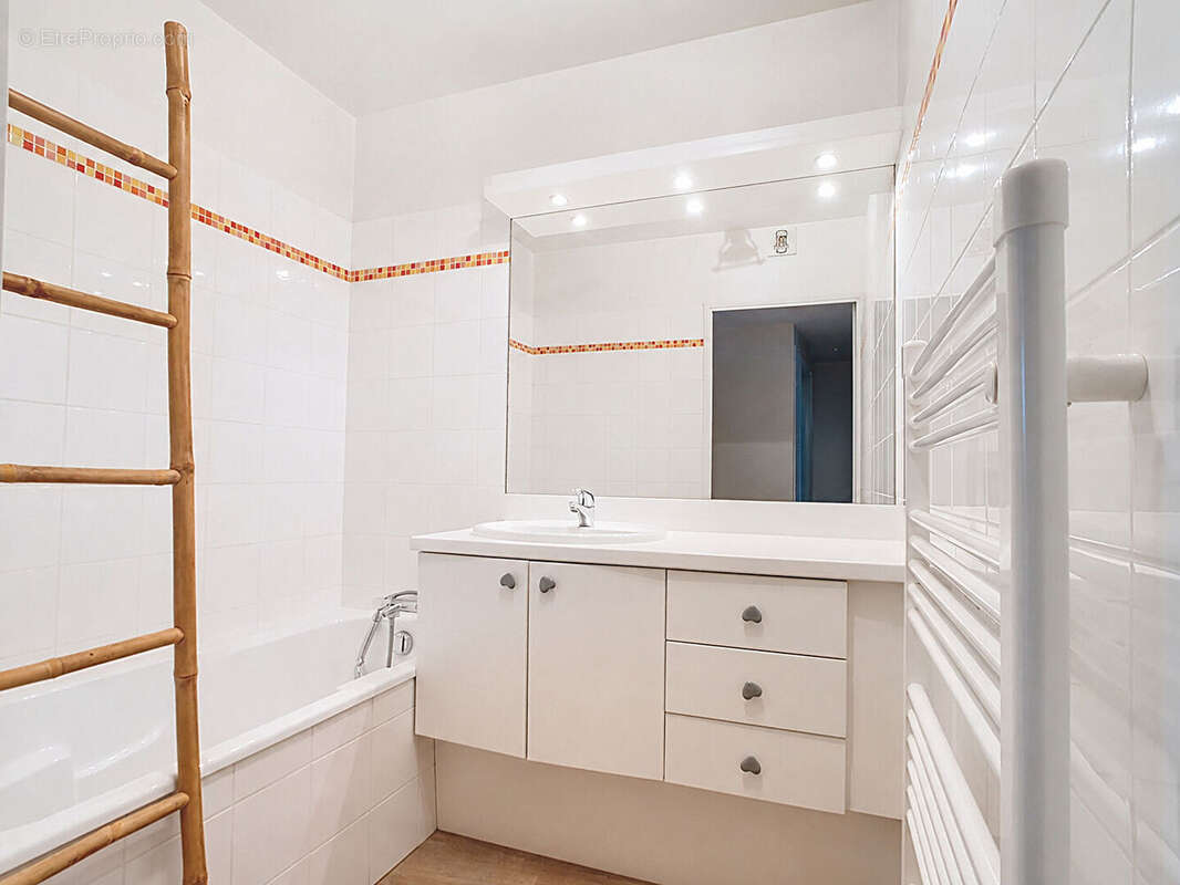 Lyon 5 - T4 - 98 m² - Balcon Piscine Tennis - photo 12