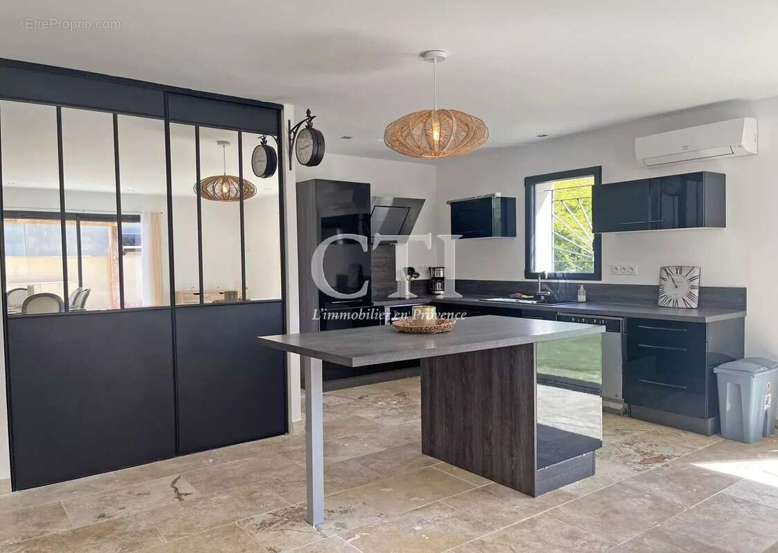 Maison à VAISON-LA-ROMAINE