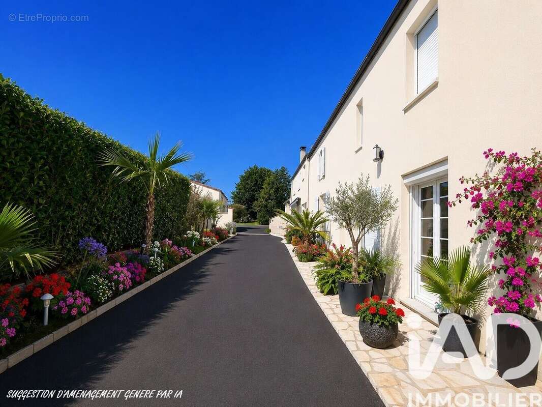 Maison 303 m² à Lussant  - photo 7