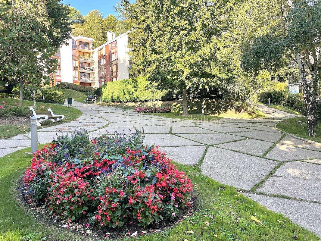 Appartement à JOUY-EN-JOSAS