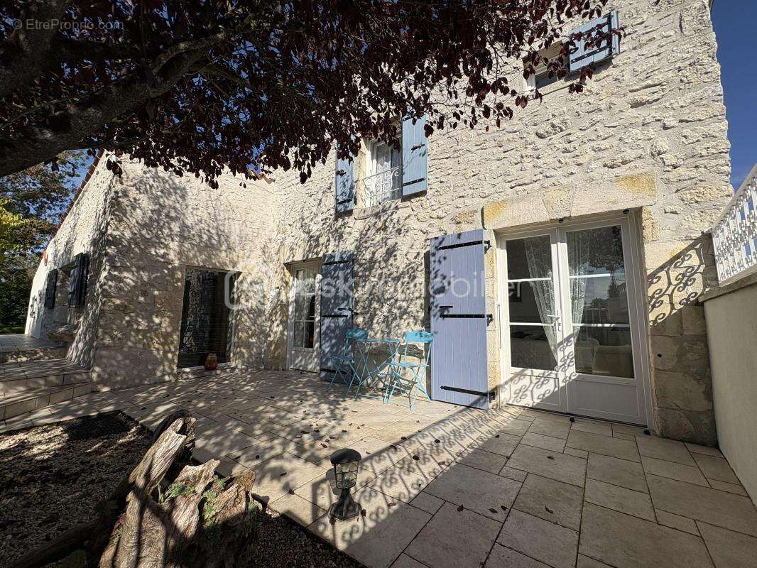 Maison à CORME-ECLUSE