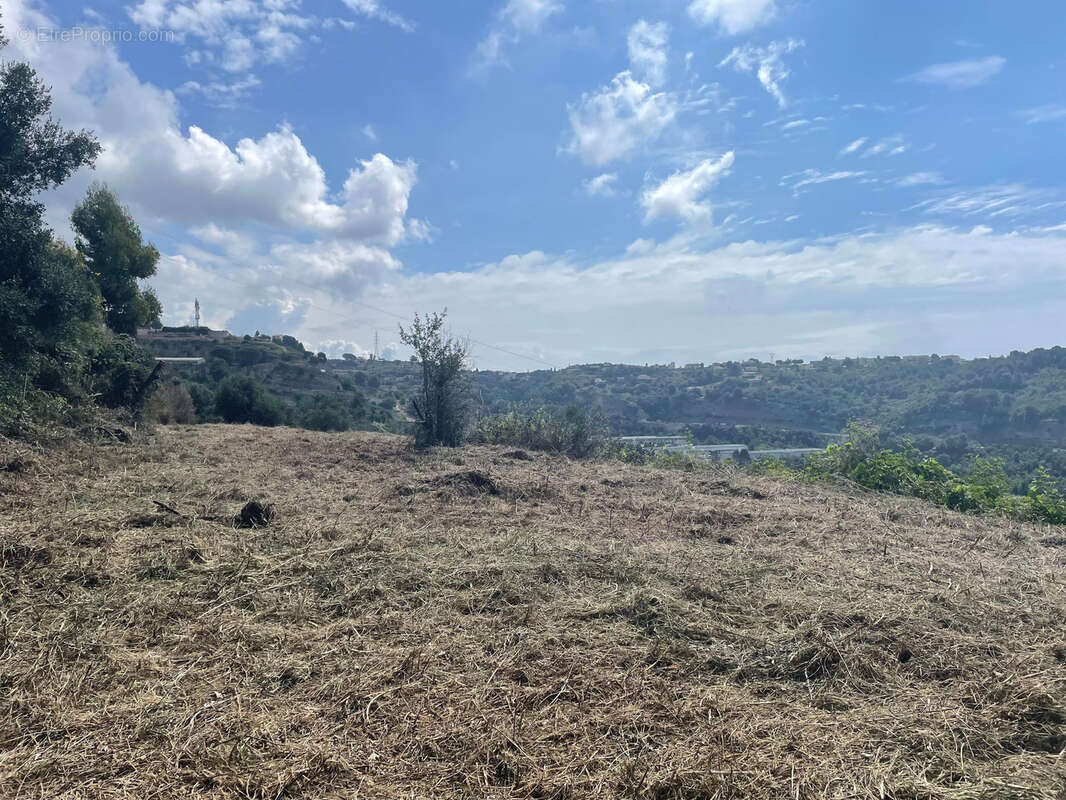 Terrain à NICE