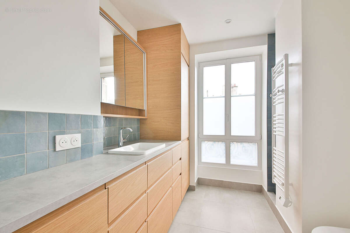 Appartement à PARIS-14E