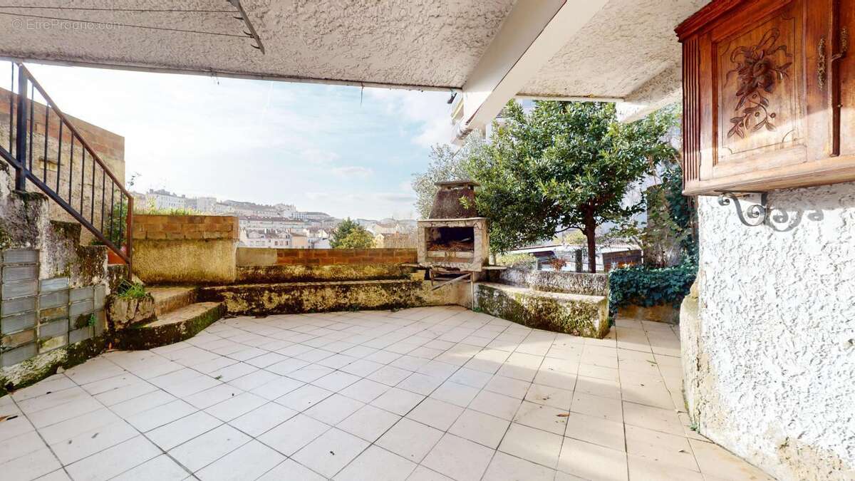 Appartement à CALUIRE-ET-CUIRE