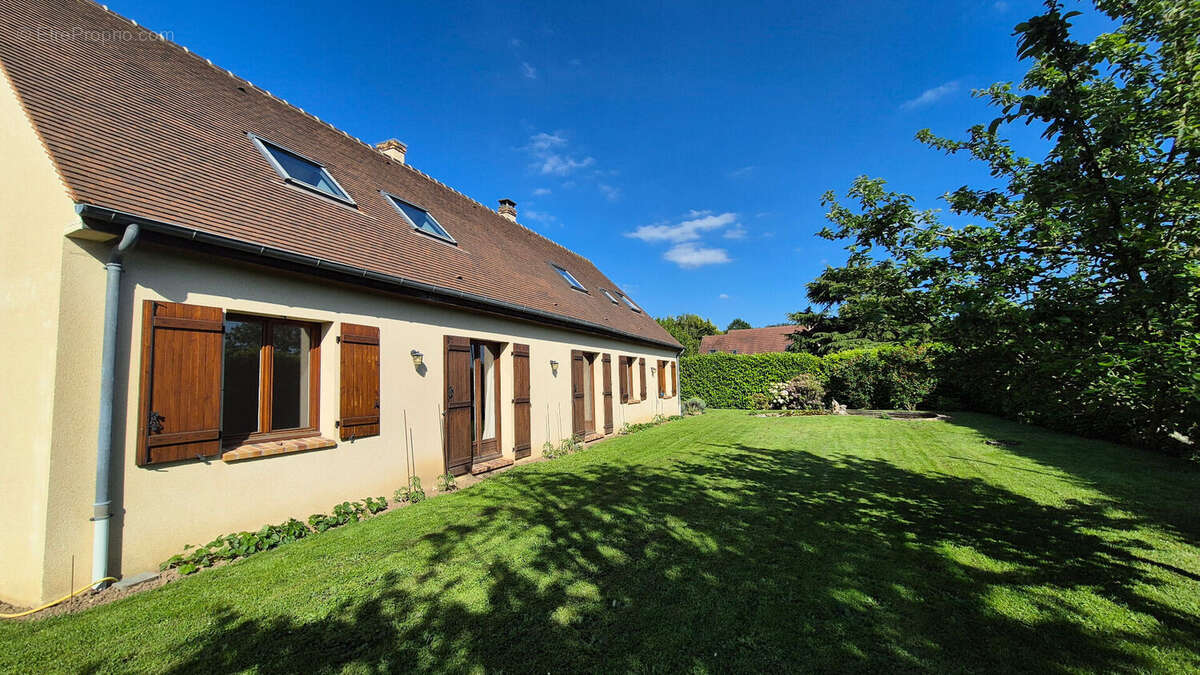 Maison à THOIRY