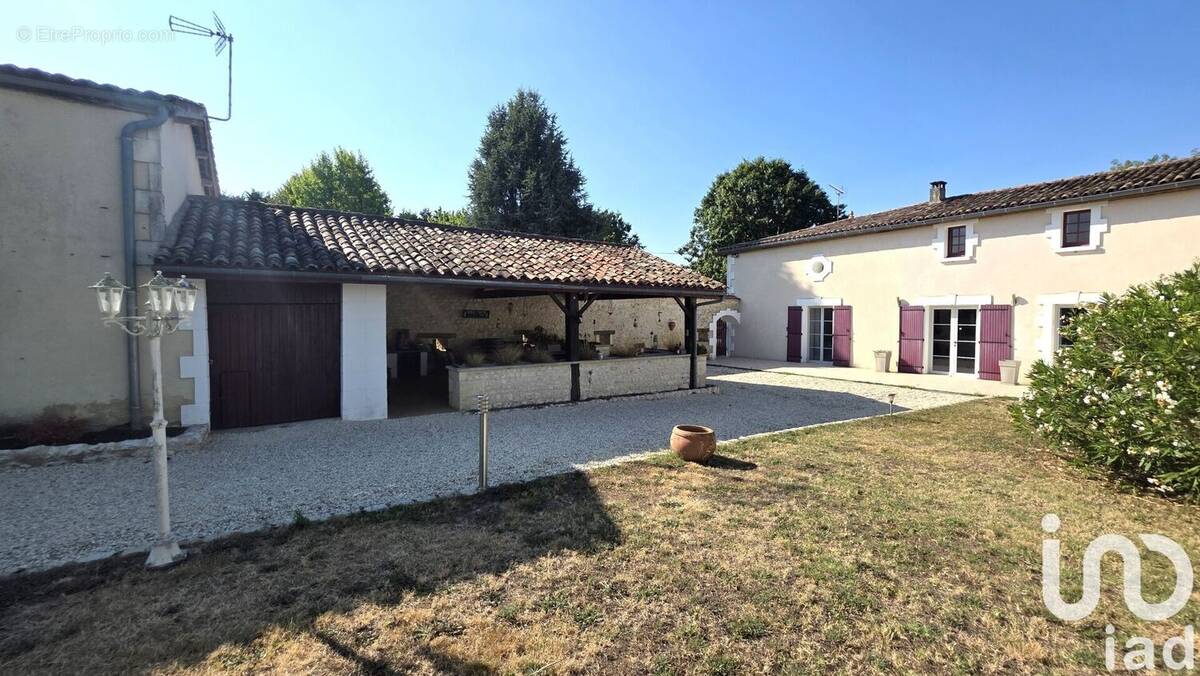 Photo 1 - Maison à MONTENDRE