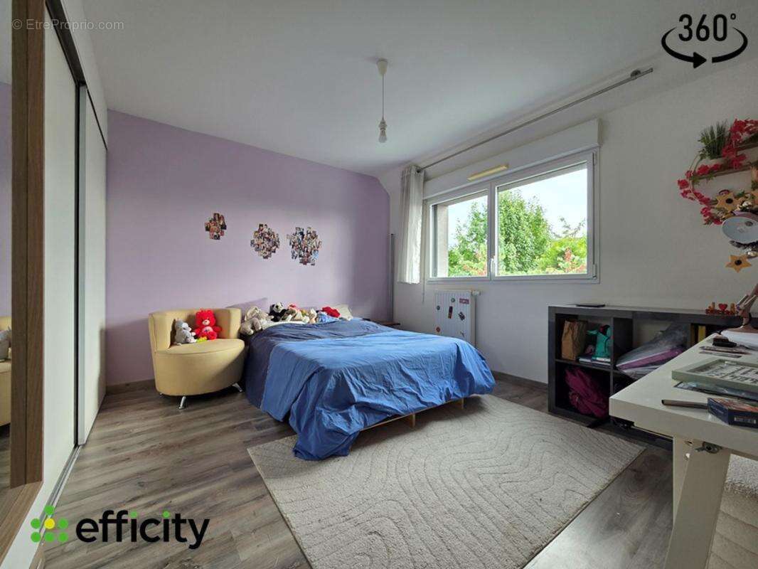 Maison 127 m² à La Chapelle-Des-Fougeretz  - photo 12