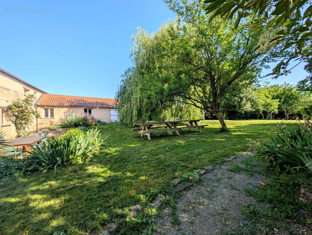 Tres belle longere en pierre - photo 17