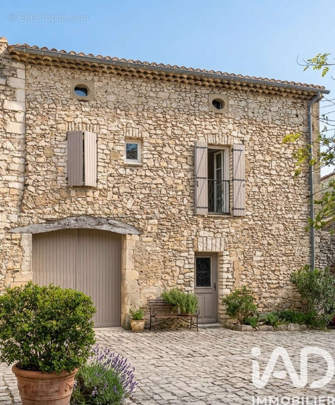 Photo 2 - Maison à LUSSAN