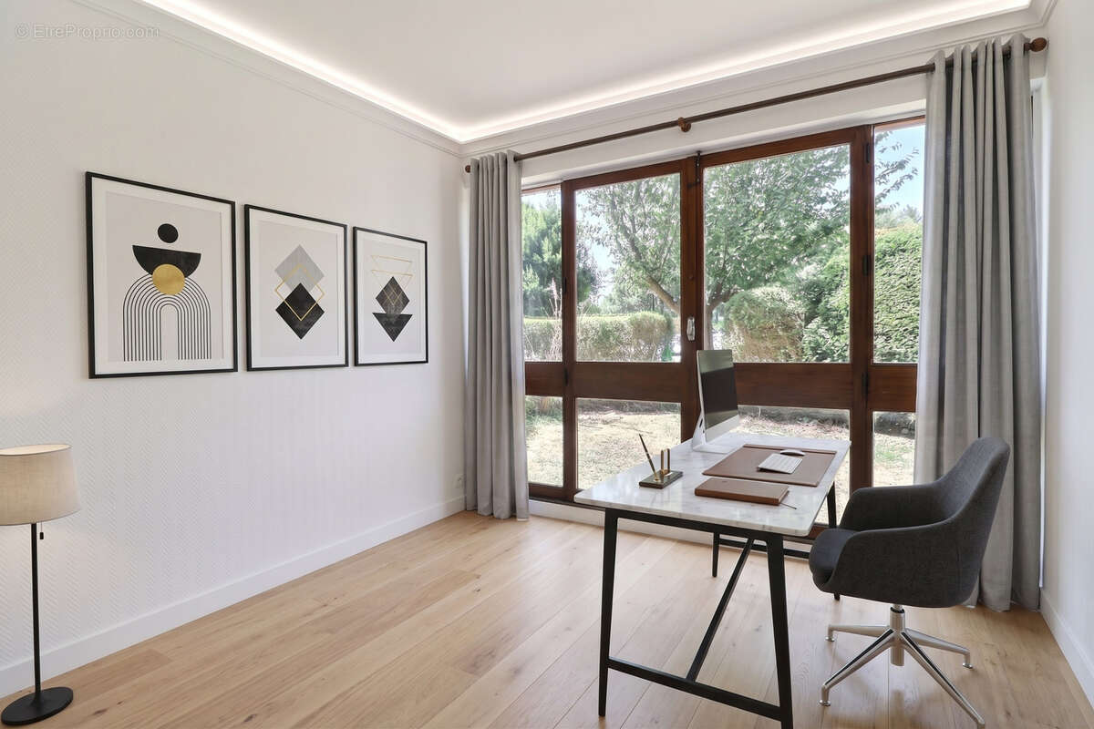 Appartement à FONTENAY-LE-FLEURY