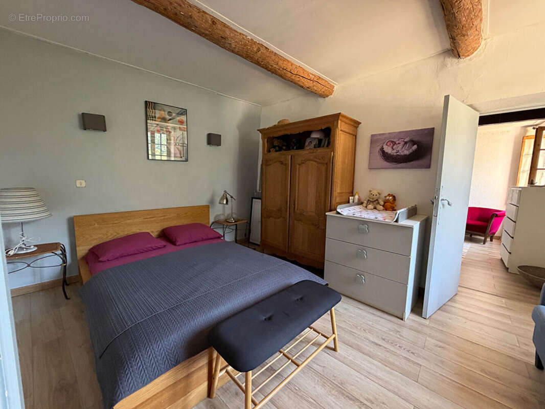 Le Broc : Maison de village 5 Pièces avec dépendance et jardin - photo 15