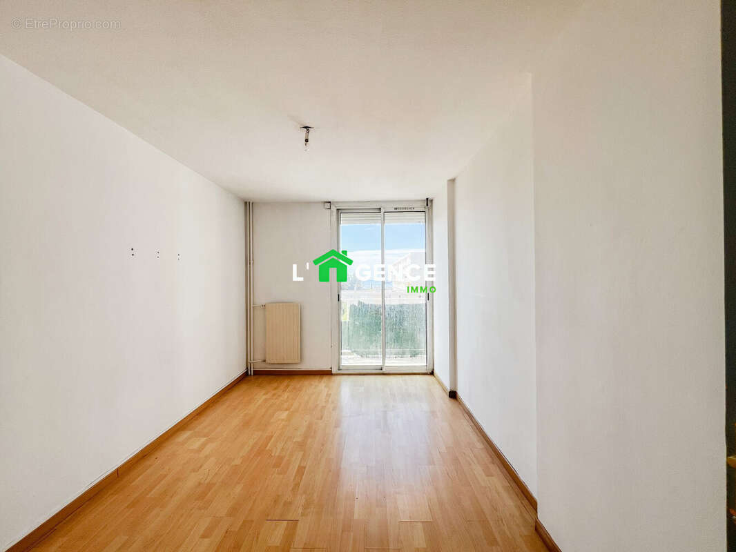 Appartement à PORT-DE-BOUC